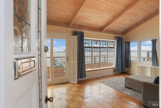 34 SANDY BEACH Rd, Vallejo, CA 94590