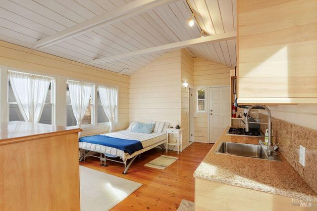 34 SANDY BEACH Rd, Vallejo, CA 94590