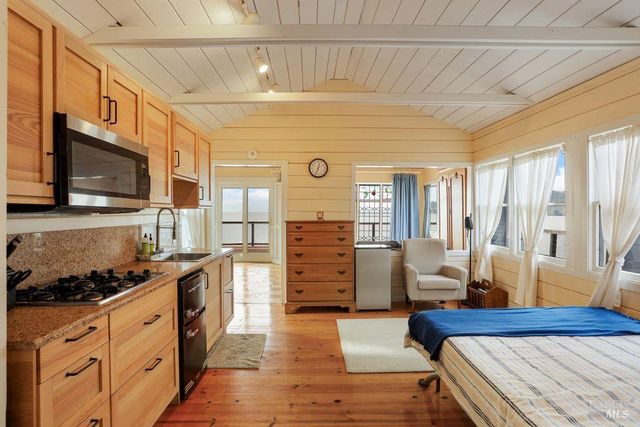 34 SANDY BEACH Rd, Vallejo, CA 94590