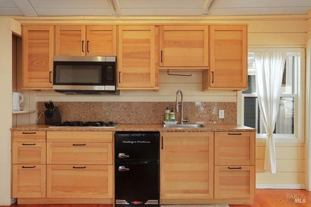 34 SANDY BEACH Rd, Vallejo, CA 94590