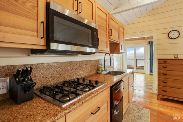 34 SANDY BEACH Rd, Vallejo, CA 94590