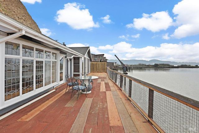 34 SANDY BEACH Rd, Vallejo, CA 94590