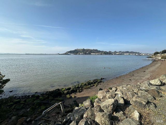 34 SANDY BEACH Rd, Vallejo, CA 94590