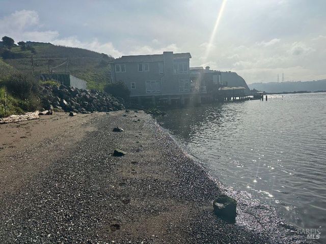 34 SANDY BEACH Rd, Vallejo, CA 94590