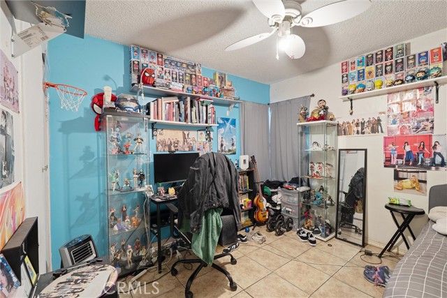 511 S Pannes, Compton, CA 90221