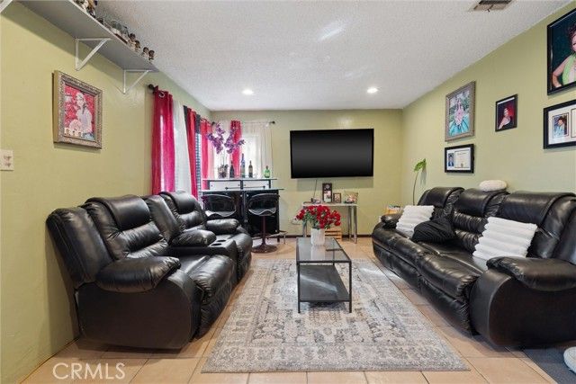 511 S Pannes, Compton, CA 90221