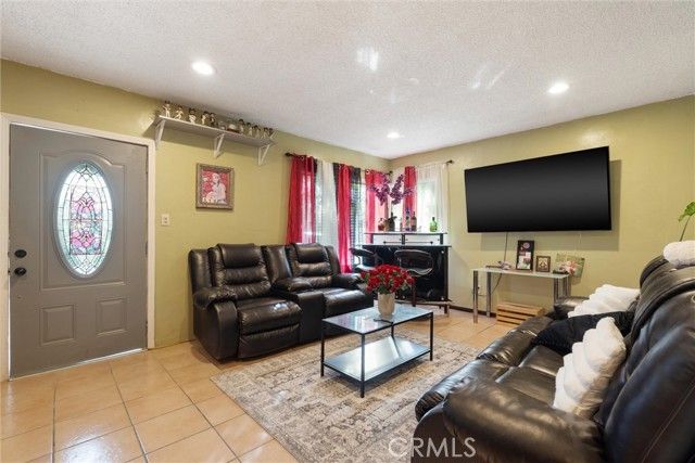 511 S Pannes, Compton, CA 90221