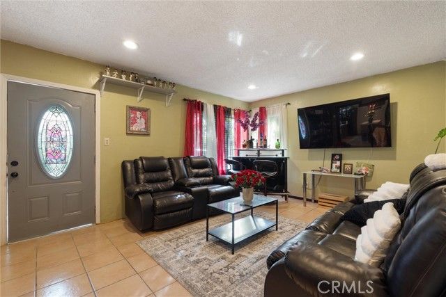 511 S Pannes, Compton, CA 90221