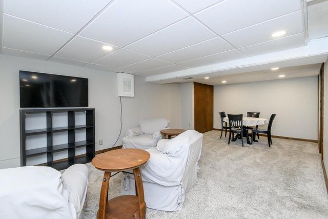 W329N4791 Elderwood DRIVE, Nashotah, WI 53058