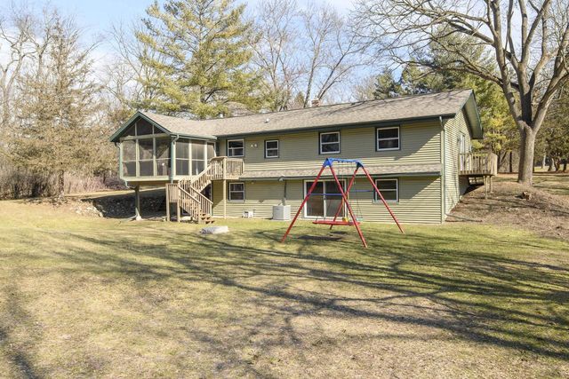 W329N4791 Elderwood DRIVE, Nashotah, WI 53058