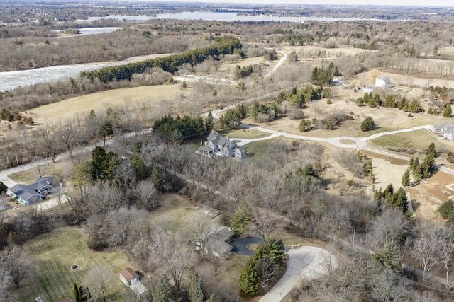 W329N4791 Elderwood DRIVE, Nashotah, WI 53058