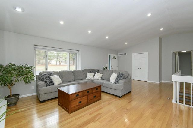 W329N4791 Elderwood DRIVE, Nashotah, WI 53058