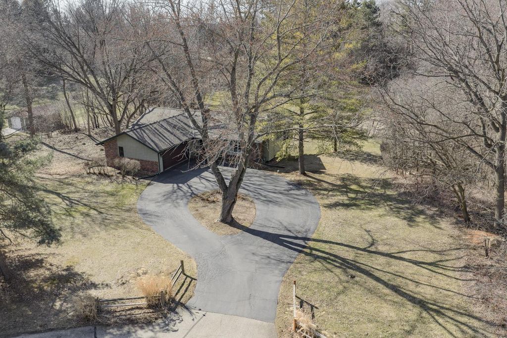 W329N4791 Elderwood DRIVE, Nashotah, WI 53058