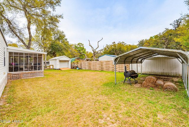 3 Shamrock Road, St. Helena Island, SC 29920