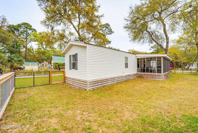 3 Shamrock Road, St. Helena Island, SC 29920