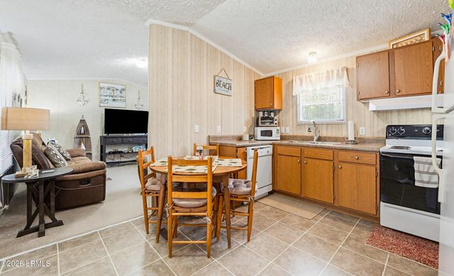 3 Shamrock Road, St. Helena Island, SC 29920