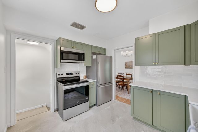 2814 48th Place, Des Moines, IA 50310