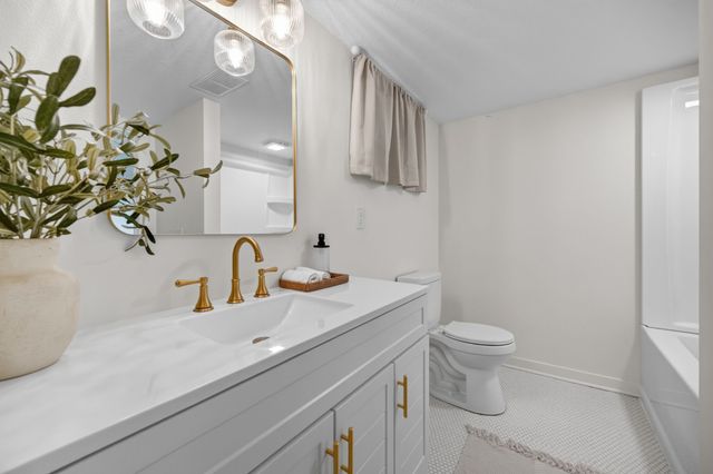 2814 48th Place, Des Moines, IA 50310