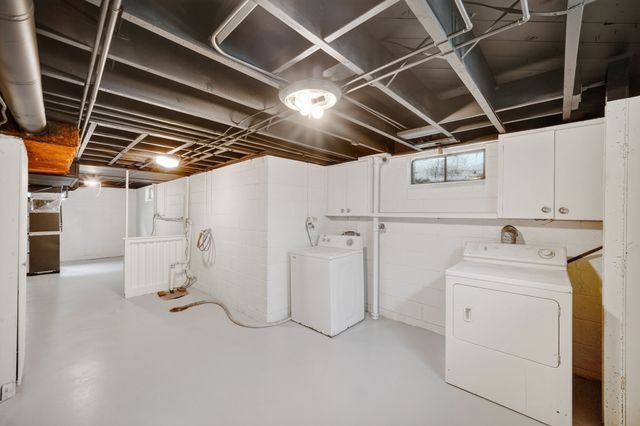 2814 48th Place, Des Moines, IA 50310