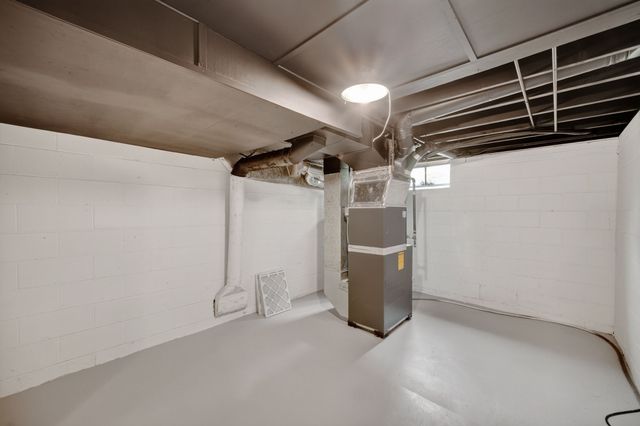 2814 48th Place, Des Moines, IA 50310