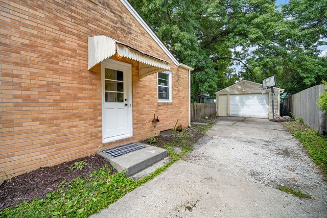 2814 48th Place, Des Moines, IA 50310