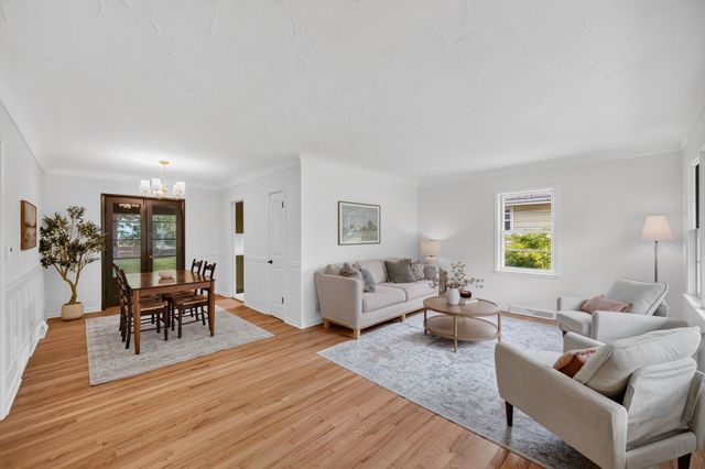 2814 48th Place, Des Moines, IA 50310