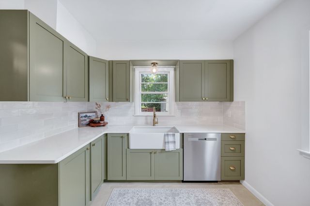 2814 48th Place, Des Moines, IA 50310