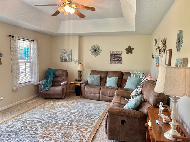 102 Boone Dr, Manchester, TN 37355