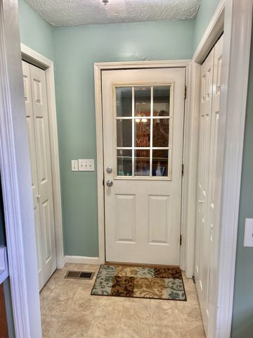 102 Boone Dr, Manchester, TN 37355