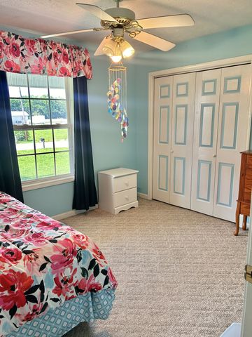 102 Boone Dr, Manchester, TN 37355