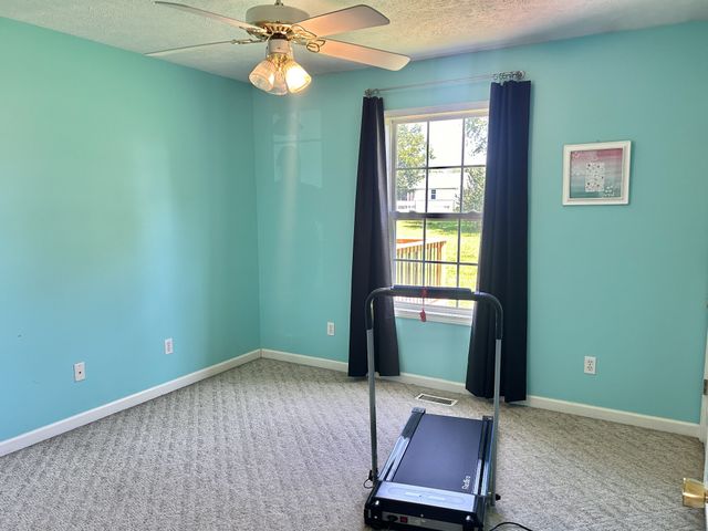 102 Boone Dr, Manchester, TN 37355