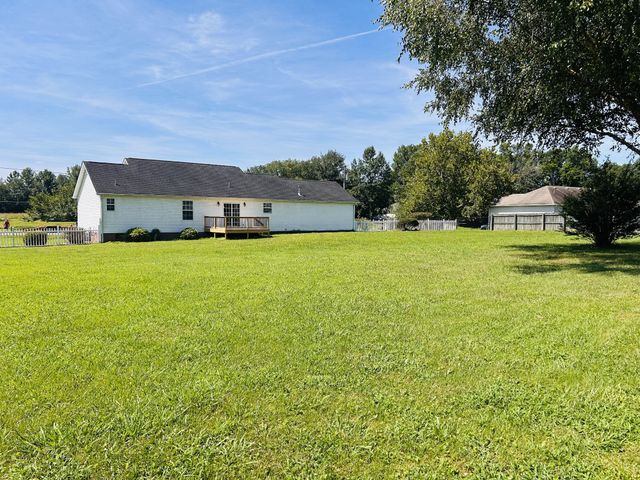 102 Boone Dr, Manchester, TN 37355