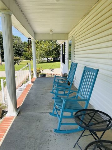 102 Boone Dr, Manchester, TN 37355