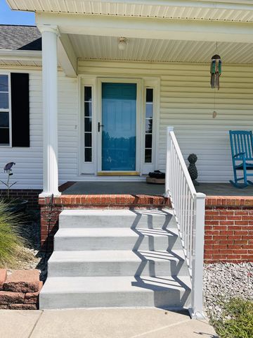102 Boone Dr, Manchester, TN 37355
