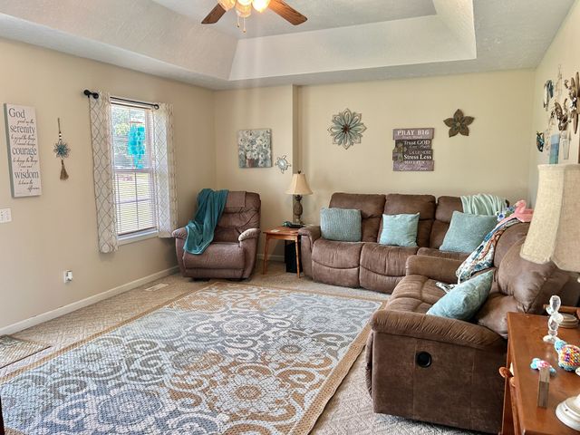 102 Boone Dr, Manchester, TN 37355