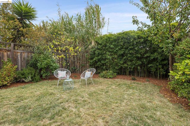 981 60Th St, Oakland, CA 94608