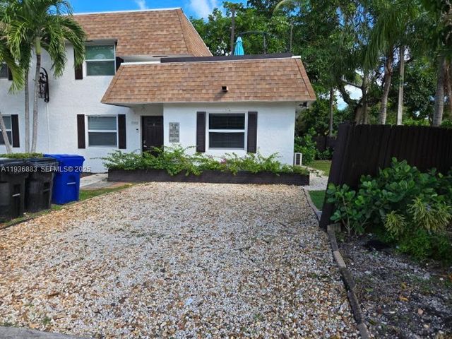 1300 NW 4th Ave B, Fort Lauderdale, FL 33311