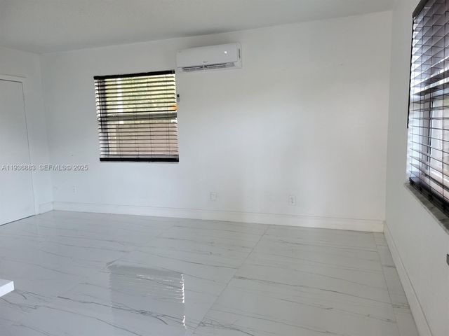 1300 NW 4th Ave B, Fort Lauderdale, FL 33311