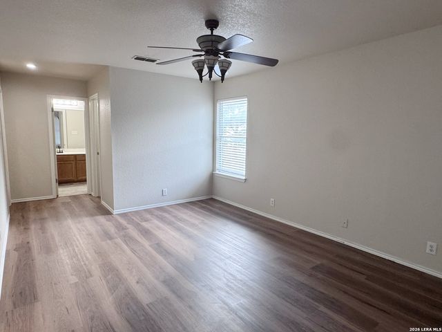 16 Pembroke Ct, San Antonio, TX 78240