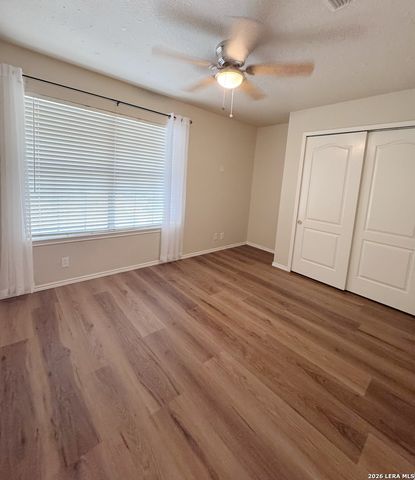 16 Pembroke Ct, San Antonio, TX 78240