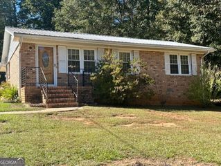 38 Paula Street, Commerce, GA 30529