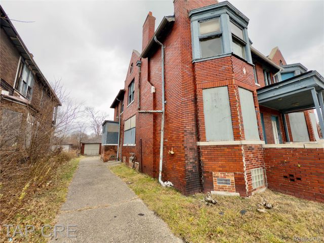 1092 E Grand Boulevard, Detroit, MI 48207