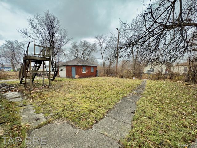 1092 E Grand Boulevard, Detroit, MI 48207
