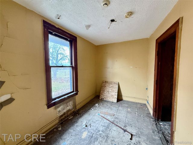 1092 E Grand Boulevard, Detroit, MI 48207