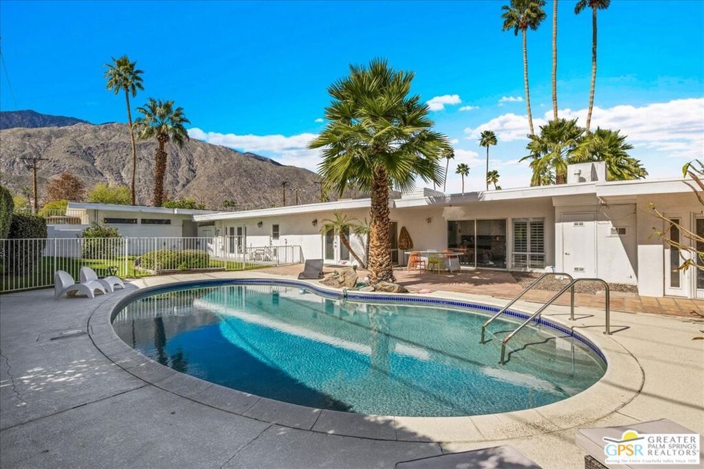 Image 1 of property listing at 1109 E Mesquite Avenue, Palm Springs, CA 92264