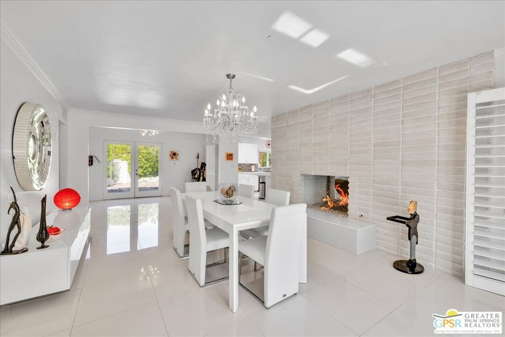 Image 12 of property listing at 1109 E Mesquite Avenue, Palm Springs, CA 92264