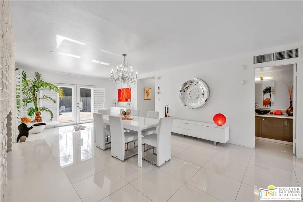 Image 13 of property listing at 1109 E Mesquite Avenue, Palm Springs, CA 92264