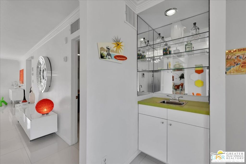 Image 15 of property listing at 1109 E Mesquite Avenue, Palm Springs, CA 92264