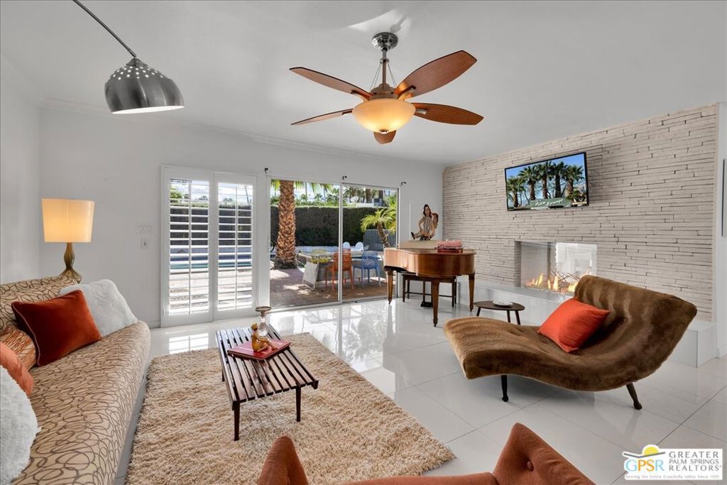 Image 17 of property listing at 1109 E Mesquite Avenue, Palm Springs, CA 92264