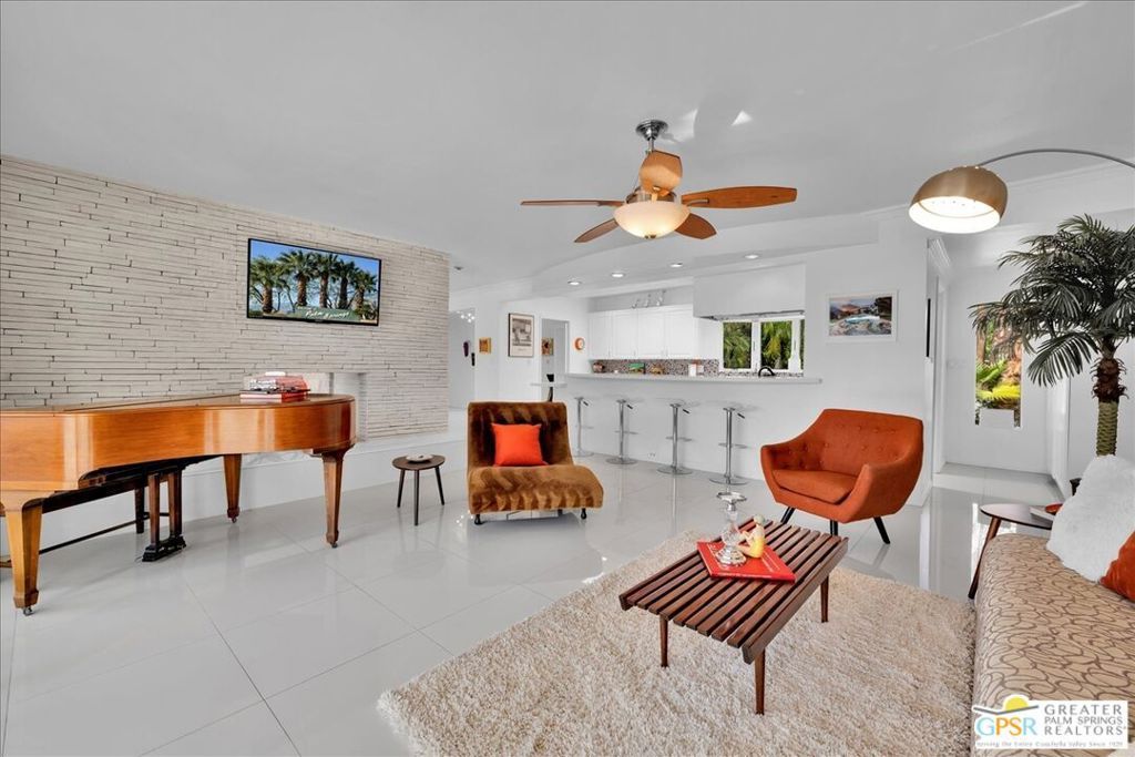 Image 18 of property listing at 1109 E Mesquite Avenue, Palm Springs, CA 92264